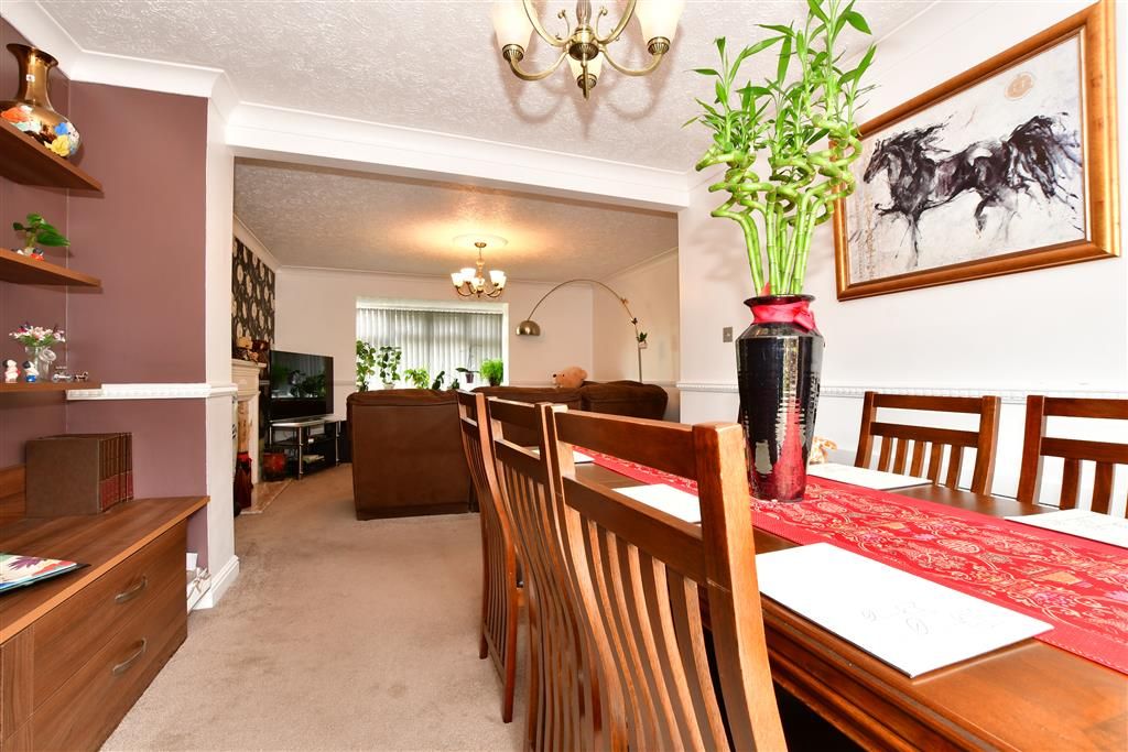 4 bed detached house for sale in Crawfords, Hextable, Kent BR8 Zoopla