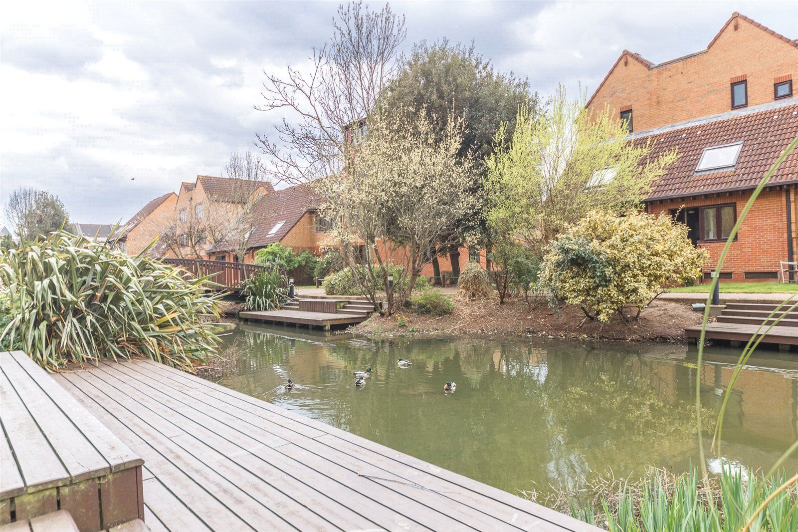 Amsterdam Road, London Yard, Canary Wharf, London E14  