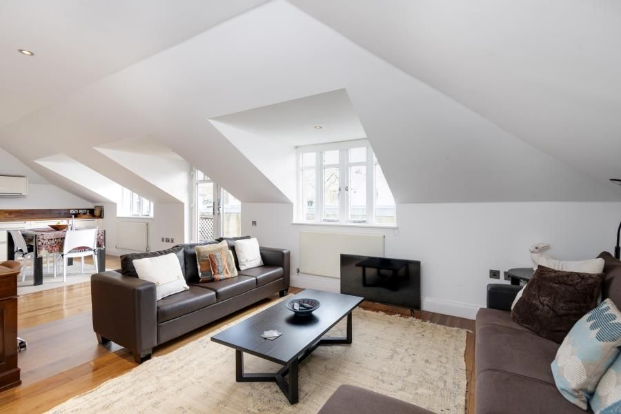 Hill Road, St John's Wood NW8