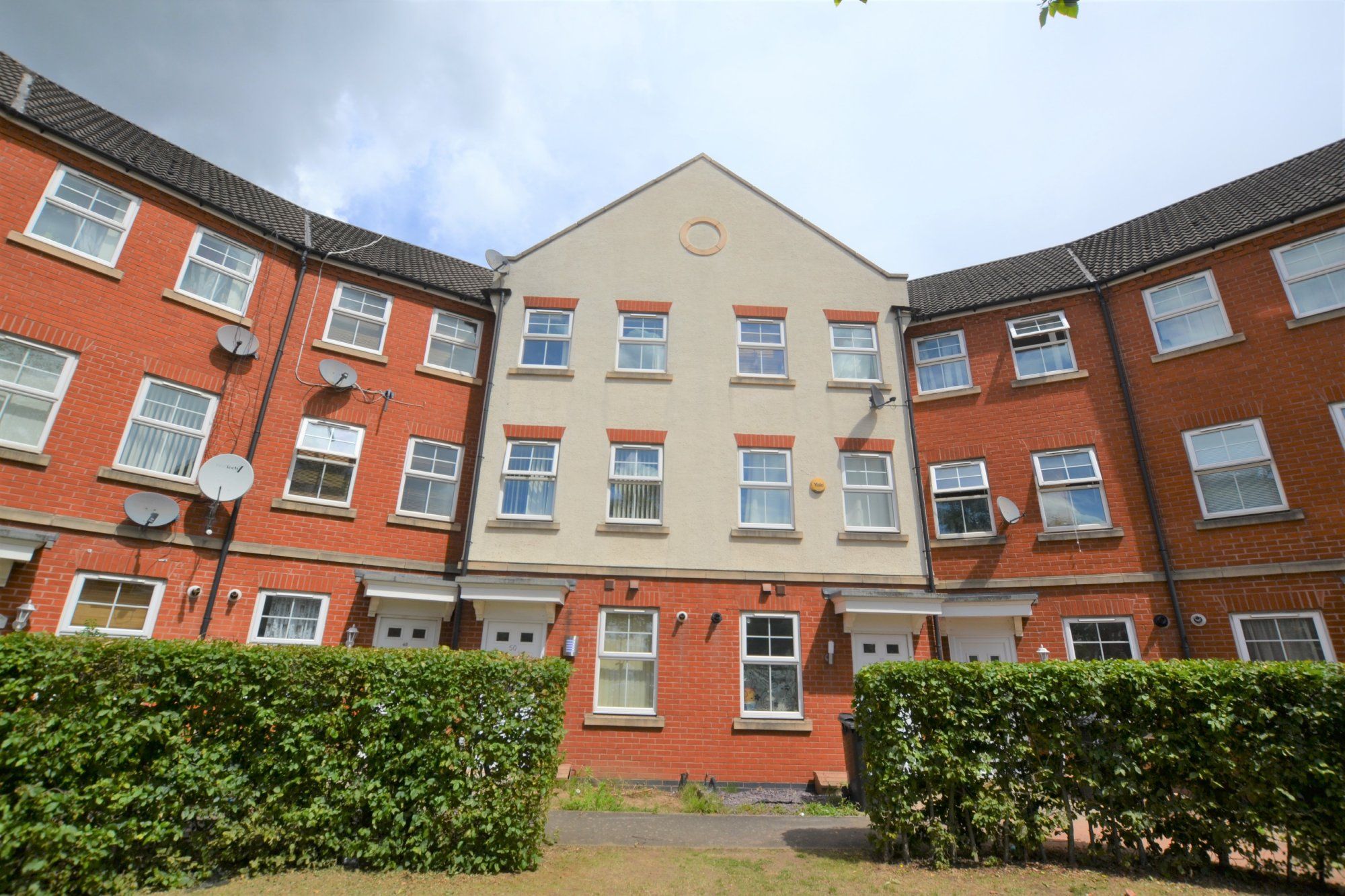 5 bed terraced house to rent in Larchmont Road, Leicester LE4 Zoopla