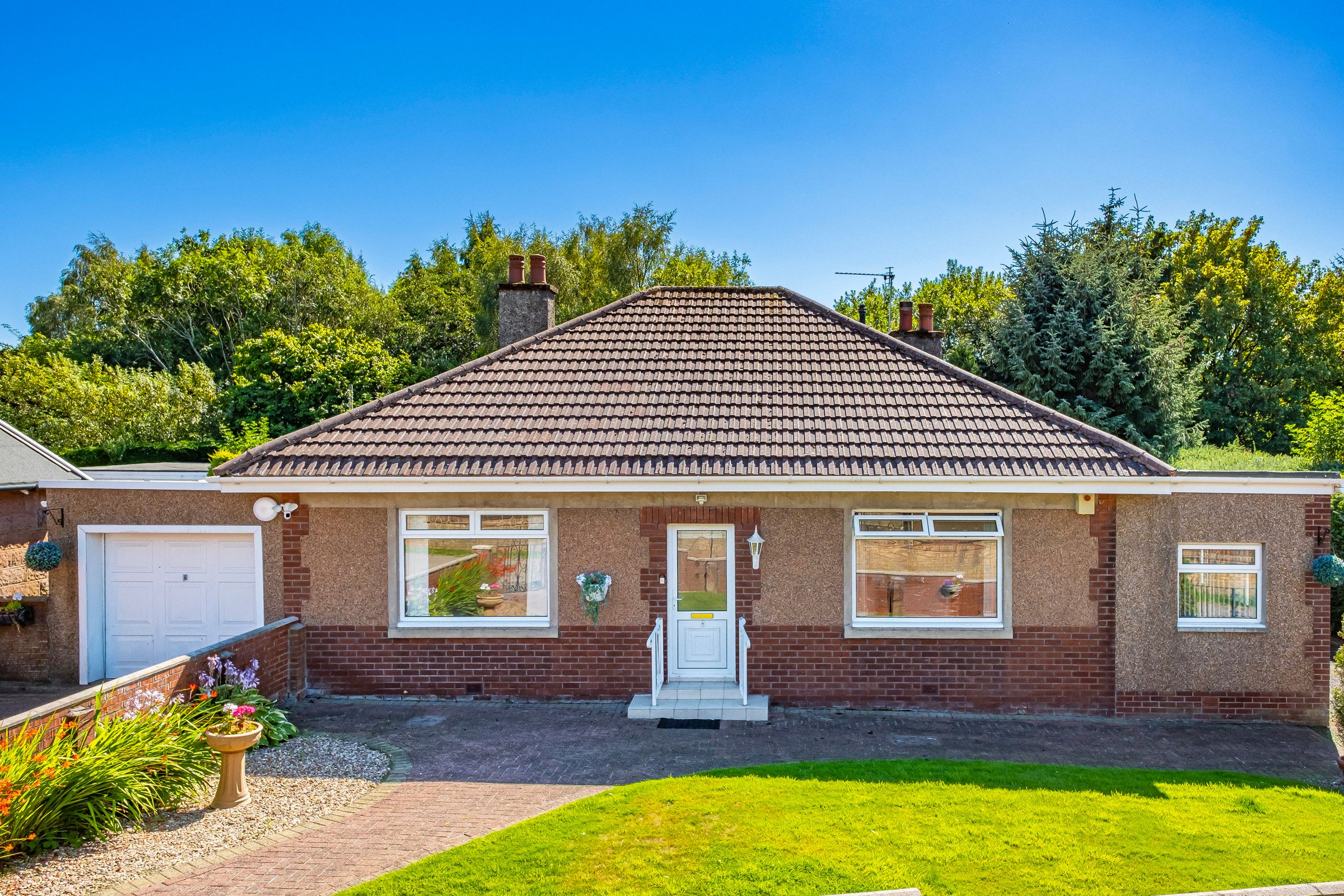 3 bed detached bungalow for sale in ShanGriLa, Langlea Grove, Cambuslang, Glasgow G72 Zoopla