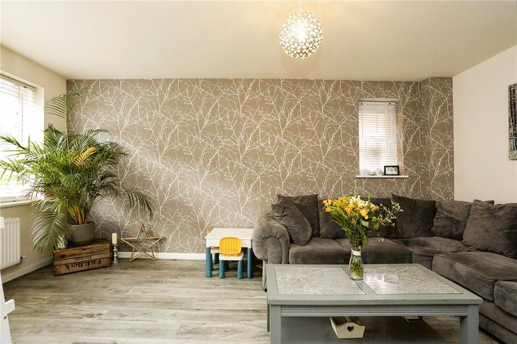 3 bed semidetached house for sale in Stables Road, Felixstowe, Suffolk