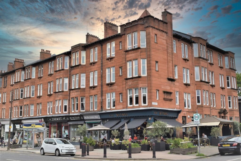 Crow Road, Flat 3/1, Broomhill, Glasgow G11  