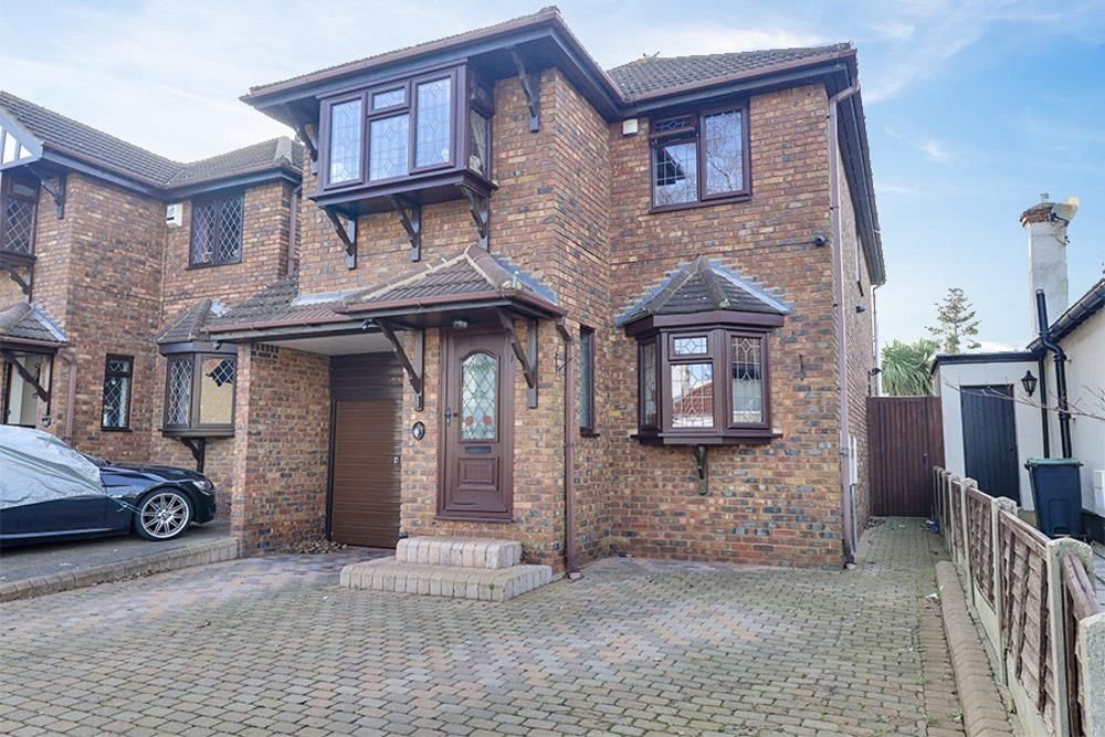 4 bed detached house for sale in Cheltenham Drive, LeighOnSea SS9