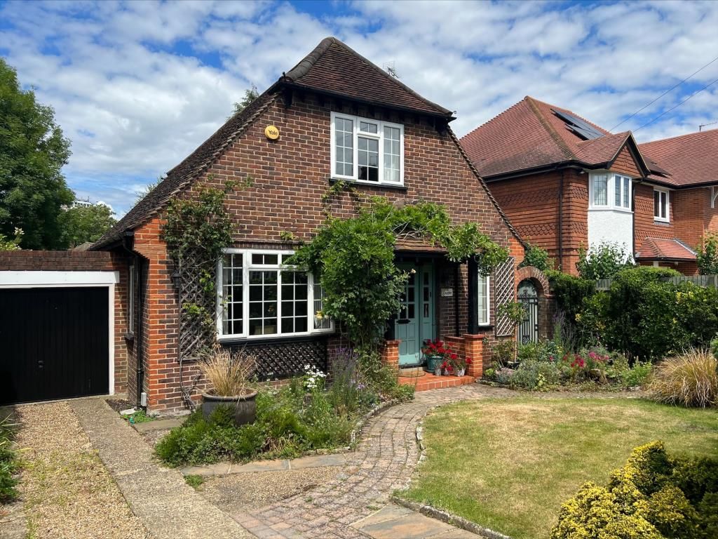 3 bed detached house for sale in Woking, Surrey GU22 Zoopla