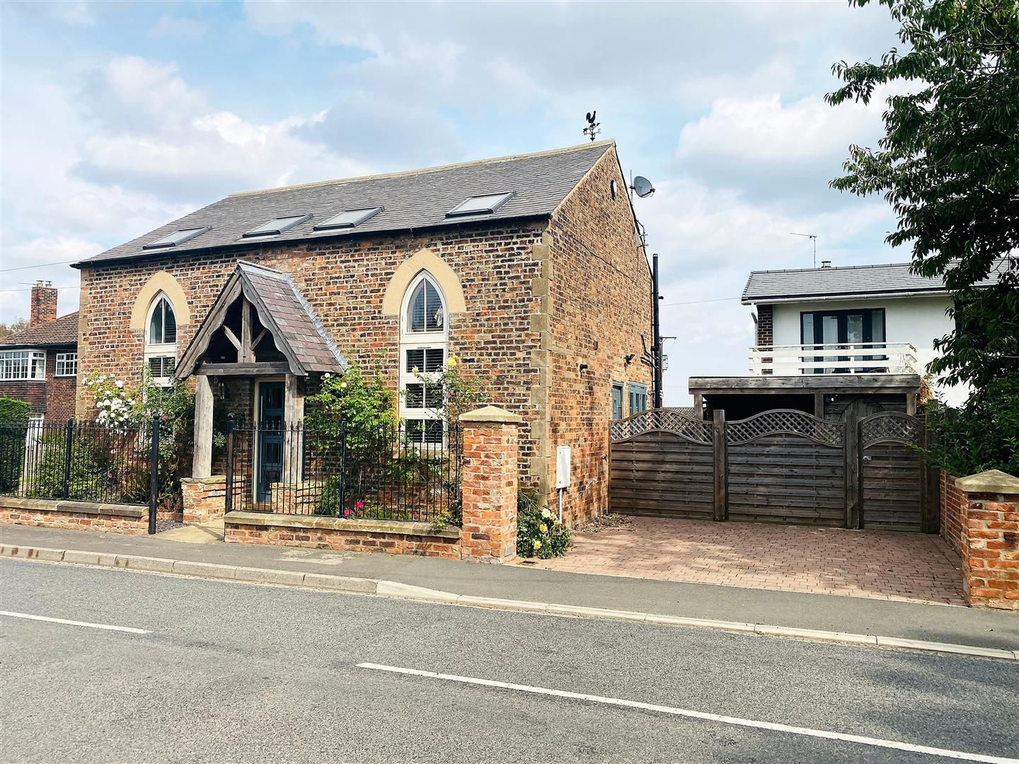 3 bed detached house for sale in Hirst Road, Chapel Haddlesey, Selby