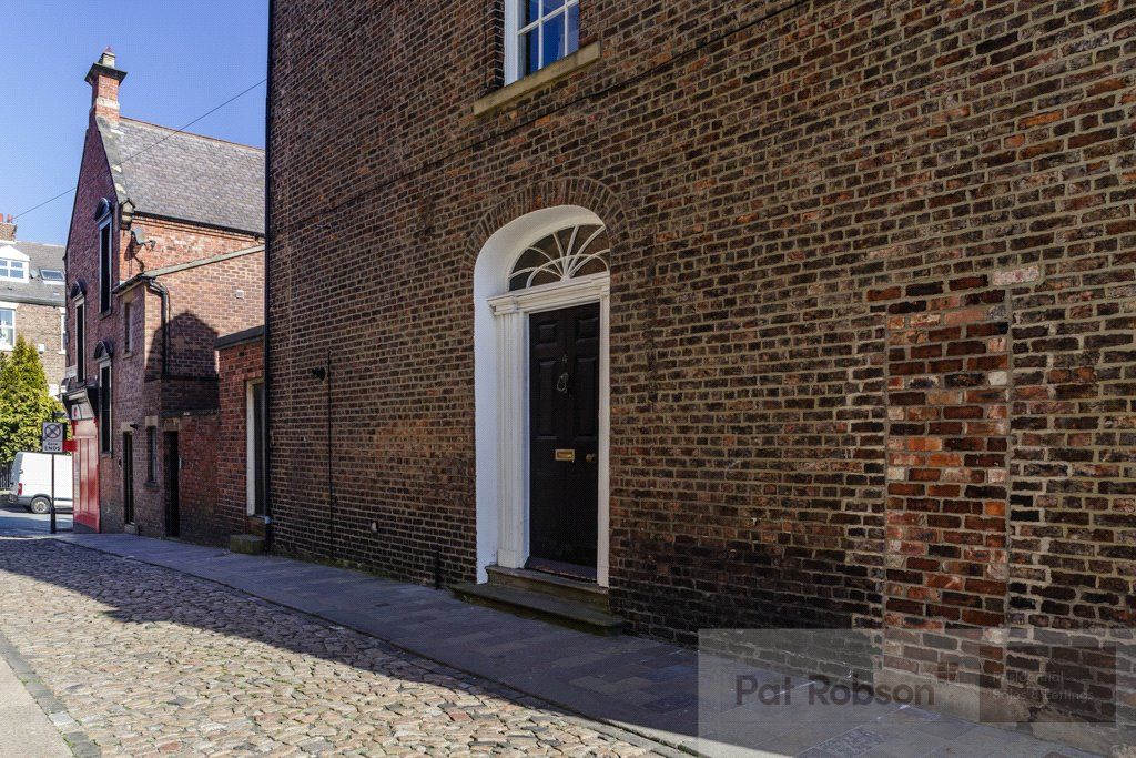 2 bed flat to rent in High Swinburne Place, Summerhill Square