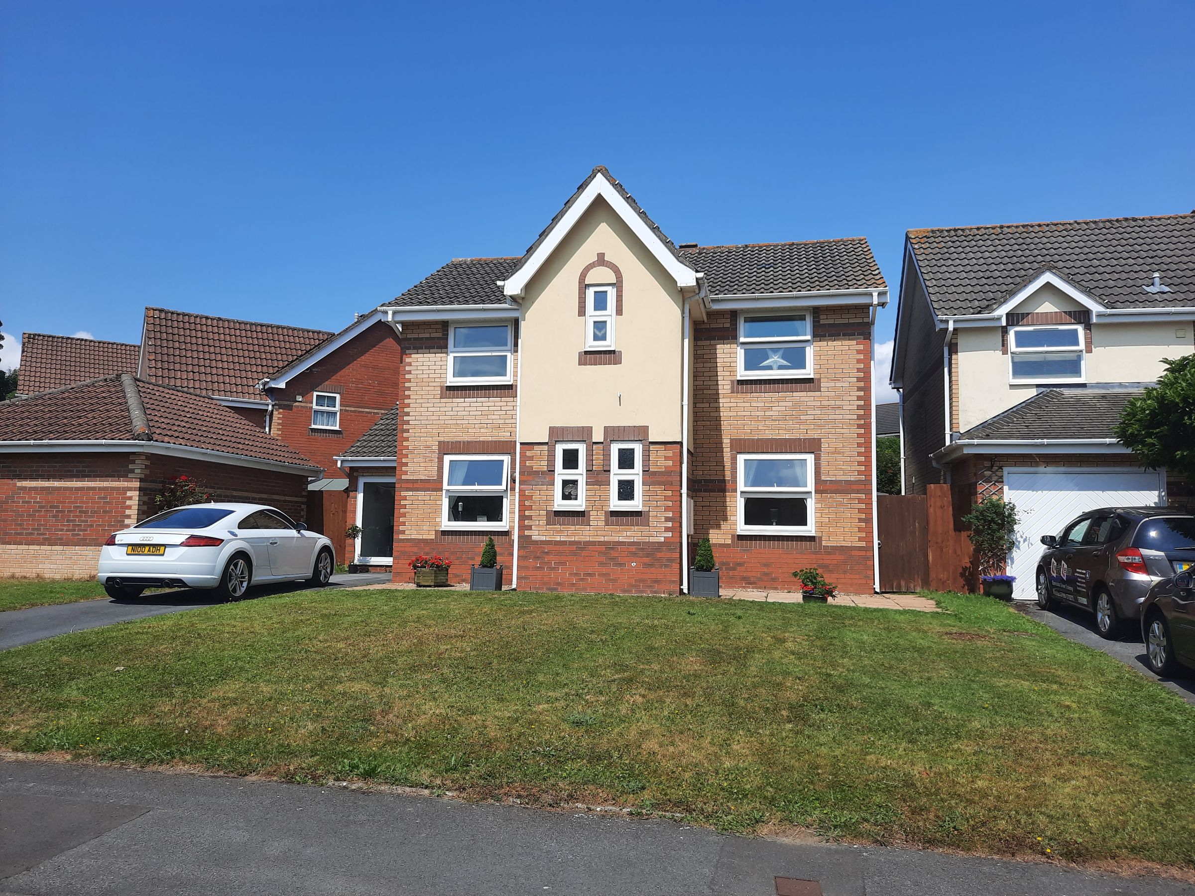 3 bed detached house for sale in Maes Ty Gwyn, Llangennech Llanelli