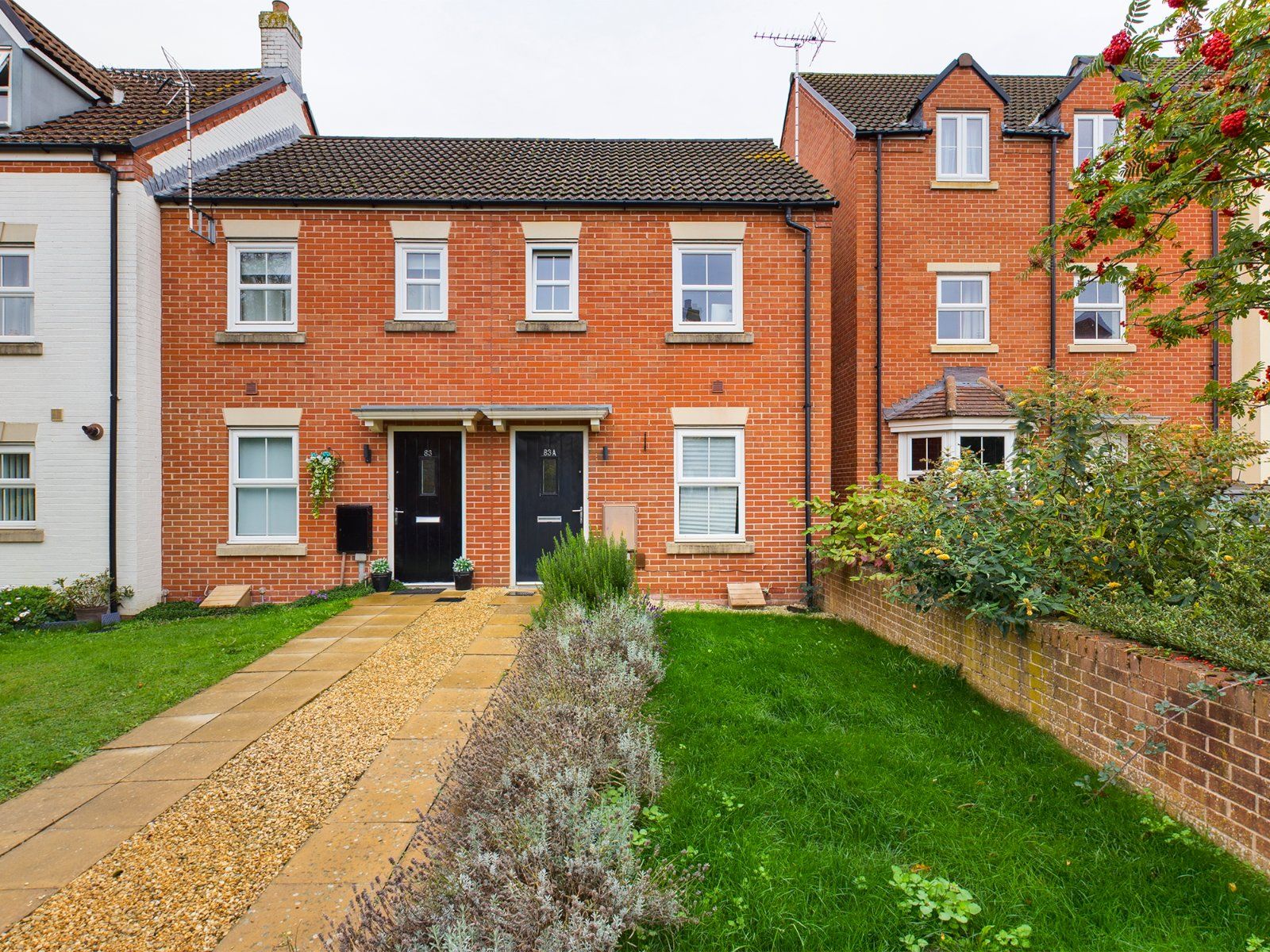 2 bed semidetached house for sale in Thatcham Avenue Kingsway