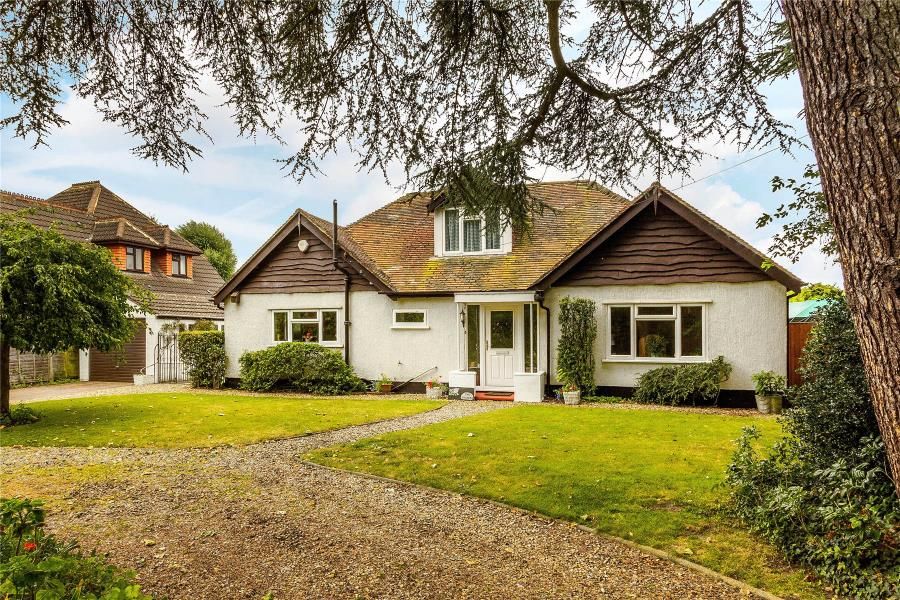 3 bed detached bungalow to rent in Kingfield Road, Woking GU22 Zoopla