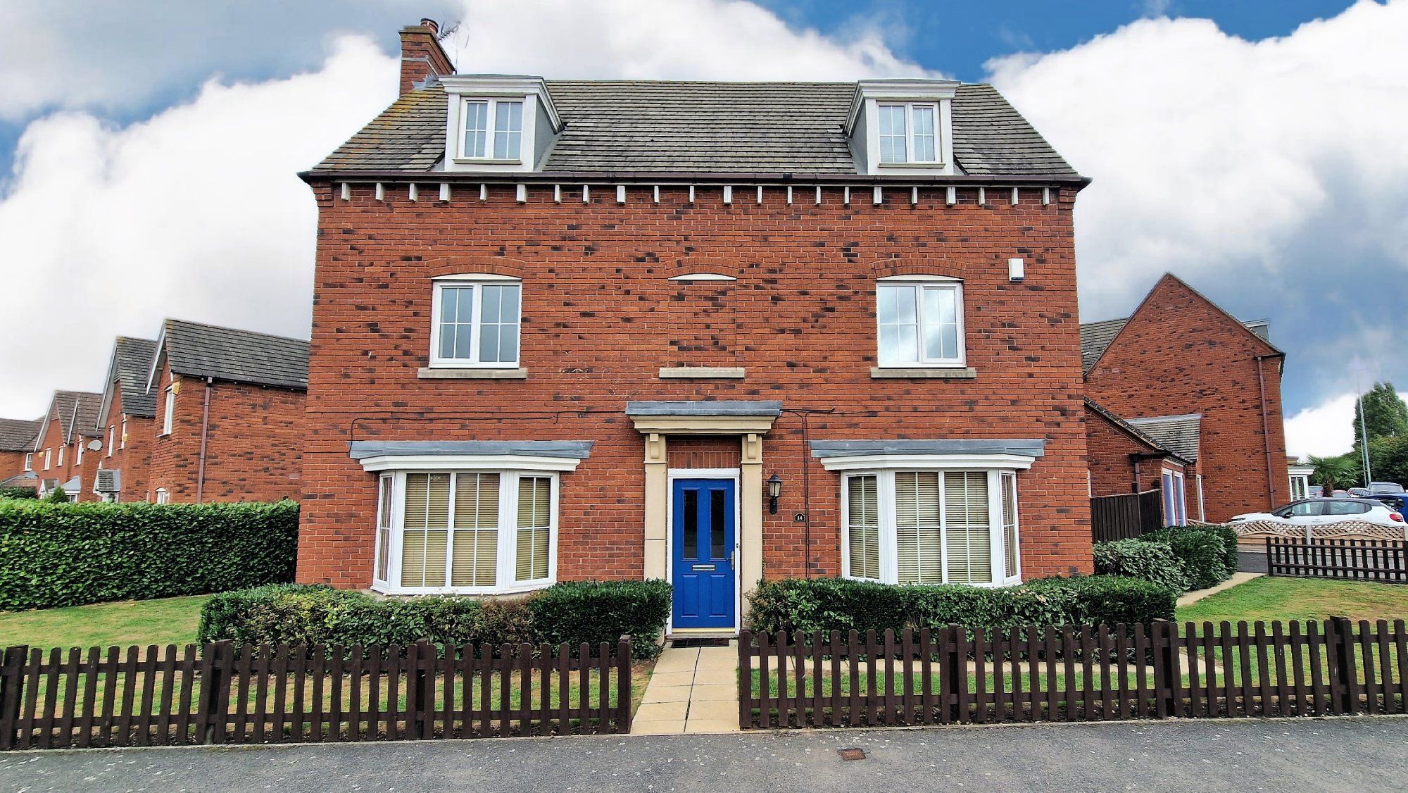 5 bed detached house for sale in Long Meadow Drive, Hinckley
