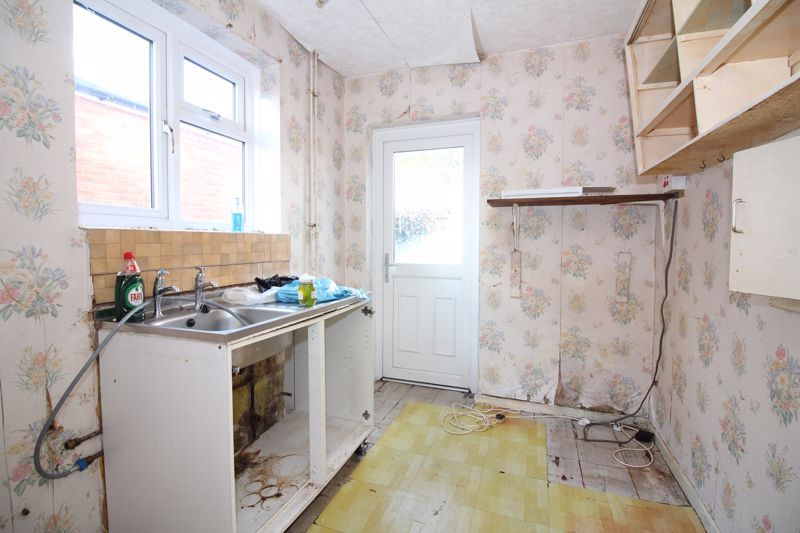 3 bed semidetached house for sale in Brook Crescent, Kingswinford DY6