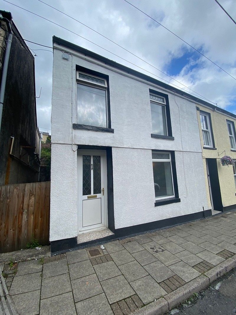 4 bed property for sale in BlaenYCwm Terrace, Treherbert, Treorchy
