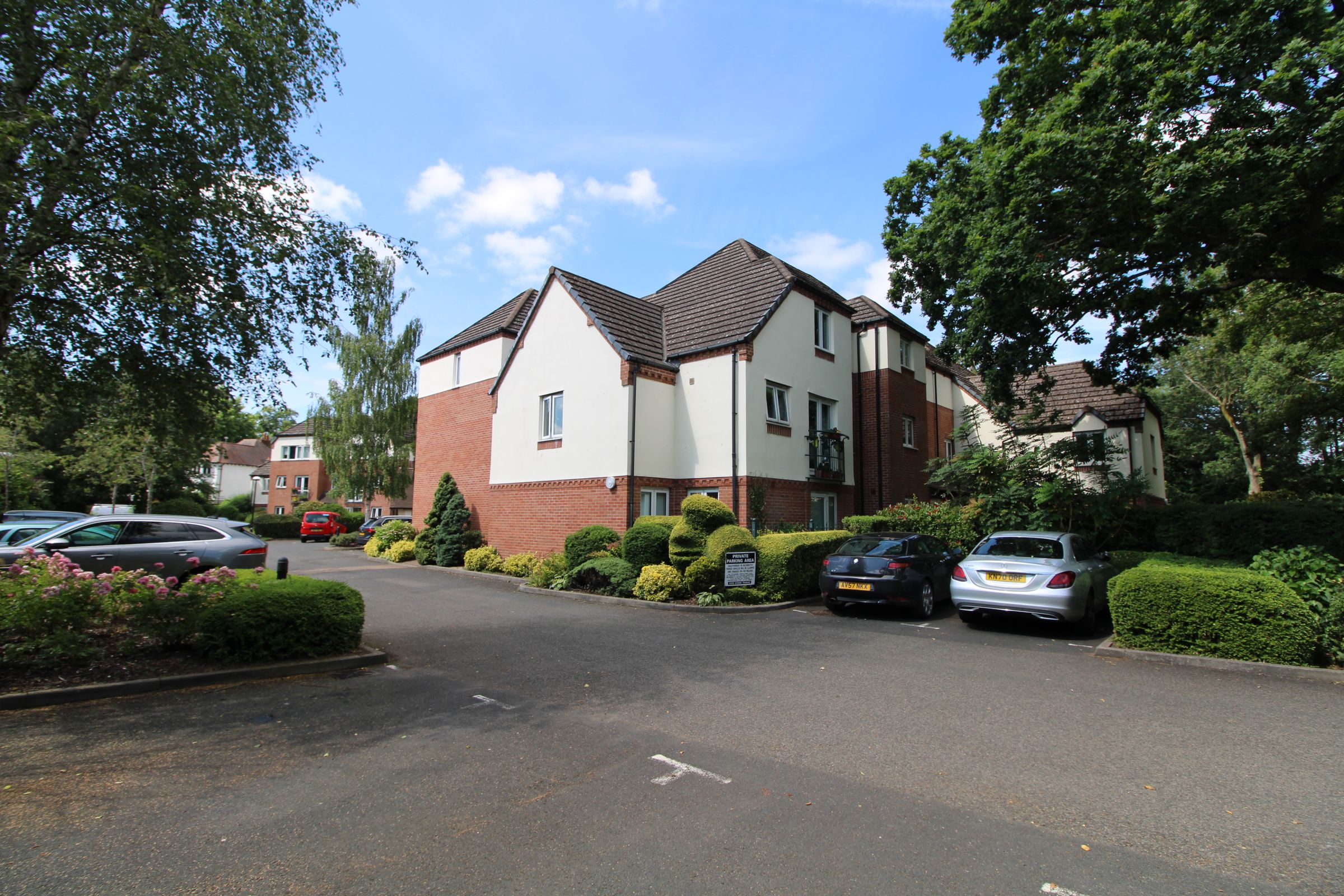1 bed flat for sale in Howard Road East Kings Heath Birmingham B13