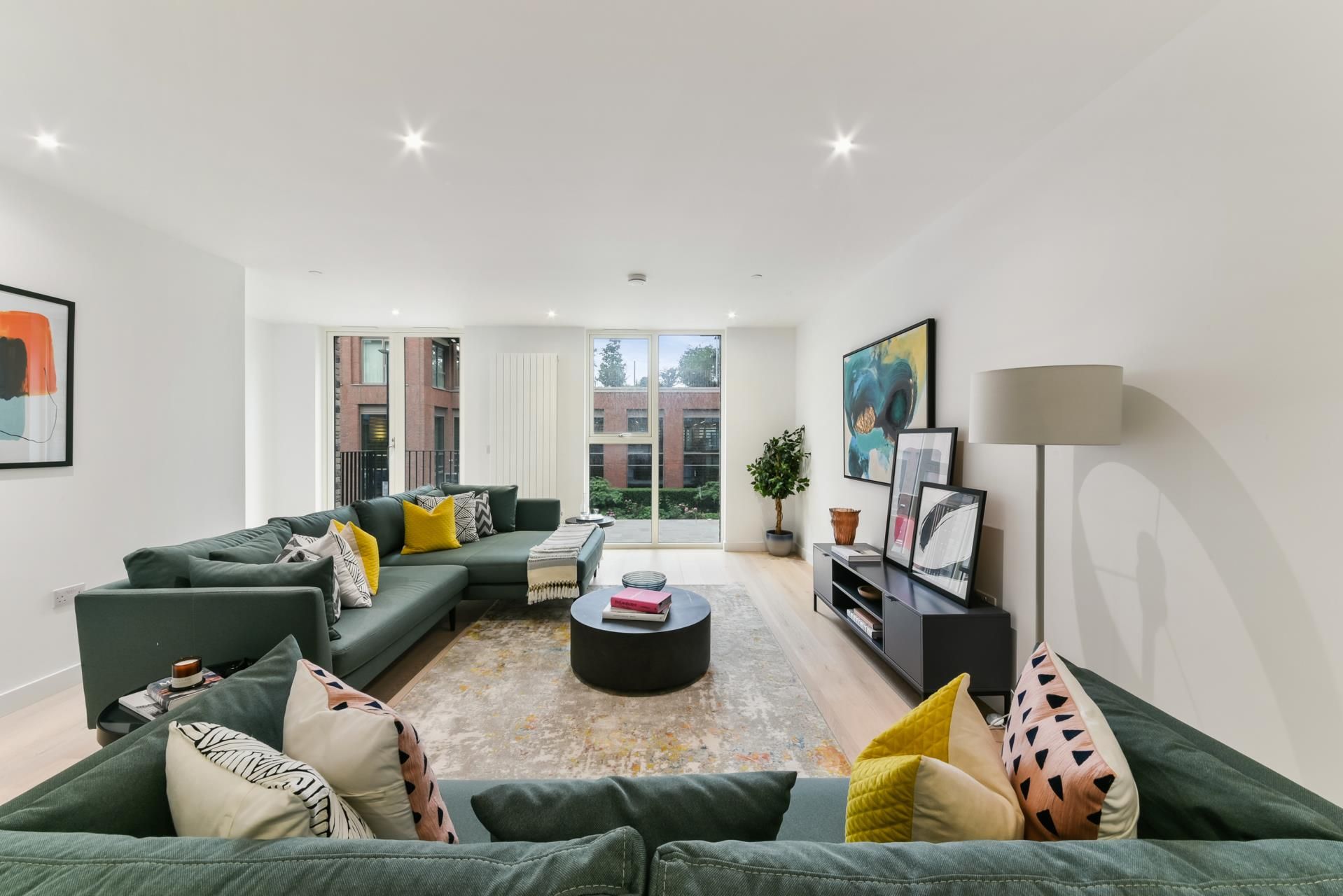 16.H.07 Townhouse, Royal Wharf, London E16