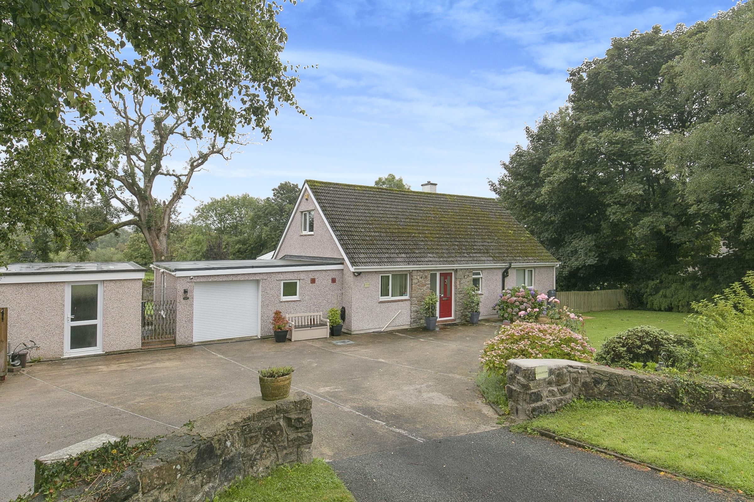 4 bed detached house for sale in Lon Tudur, Llangefni LL77 Zoopla