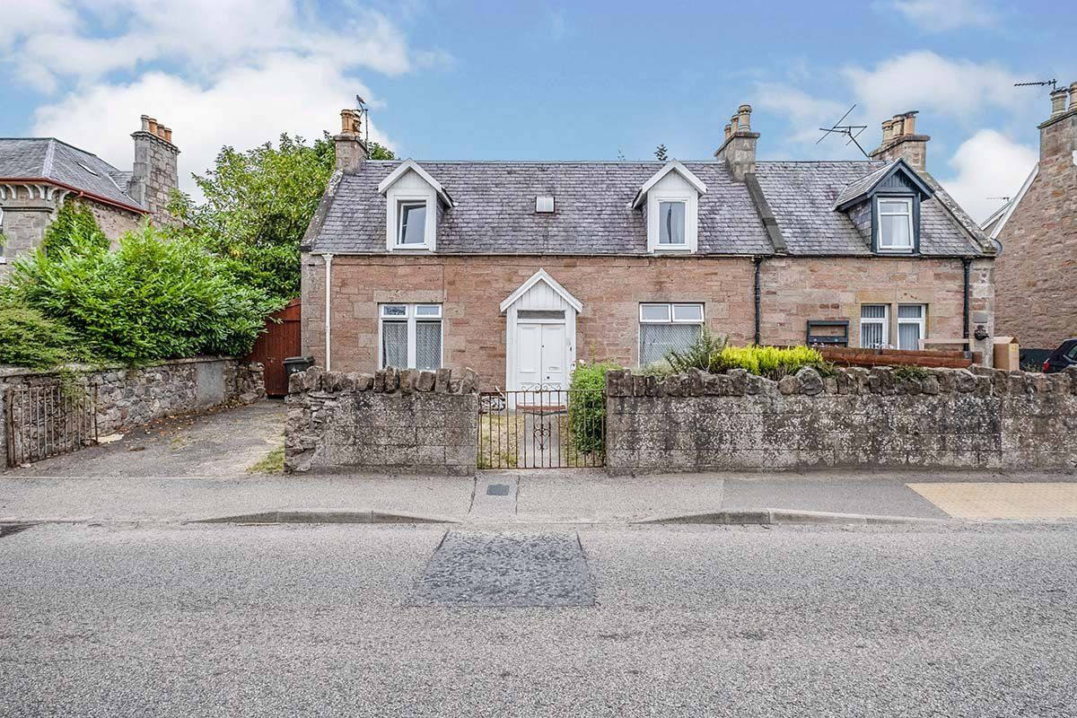 4 bed semidetached house for sale in Glenurquhart Road, Inverness