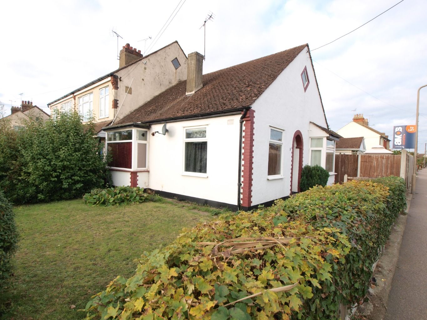 2 bed bungalow to rent in St Johns Road, Benfleet, Essex SS7 Zoopla