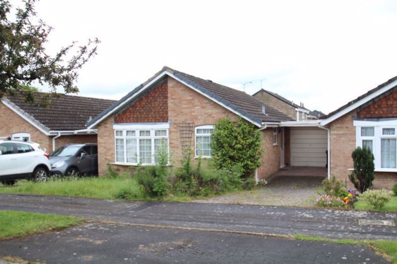 2 bed detached bungalow for sale in Beverley, Toothill, Swindon SN5