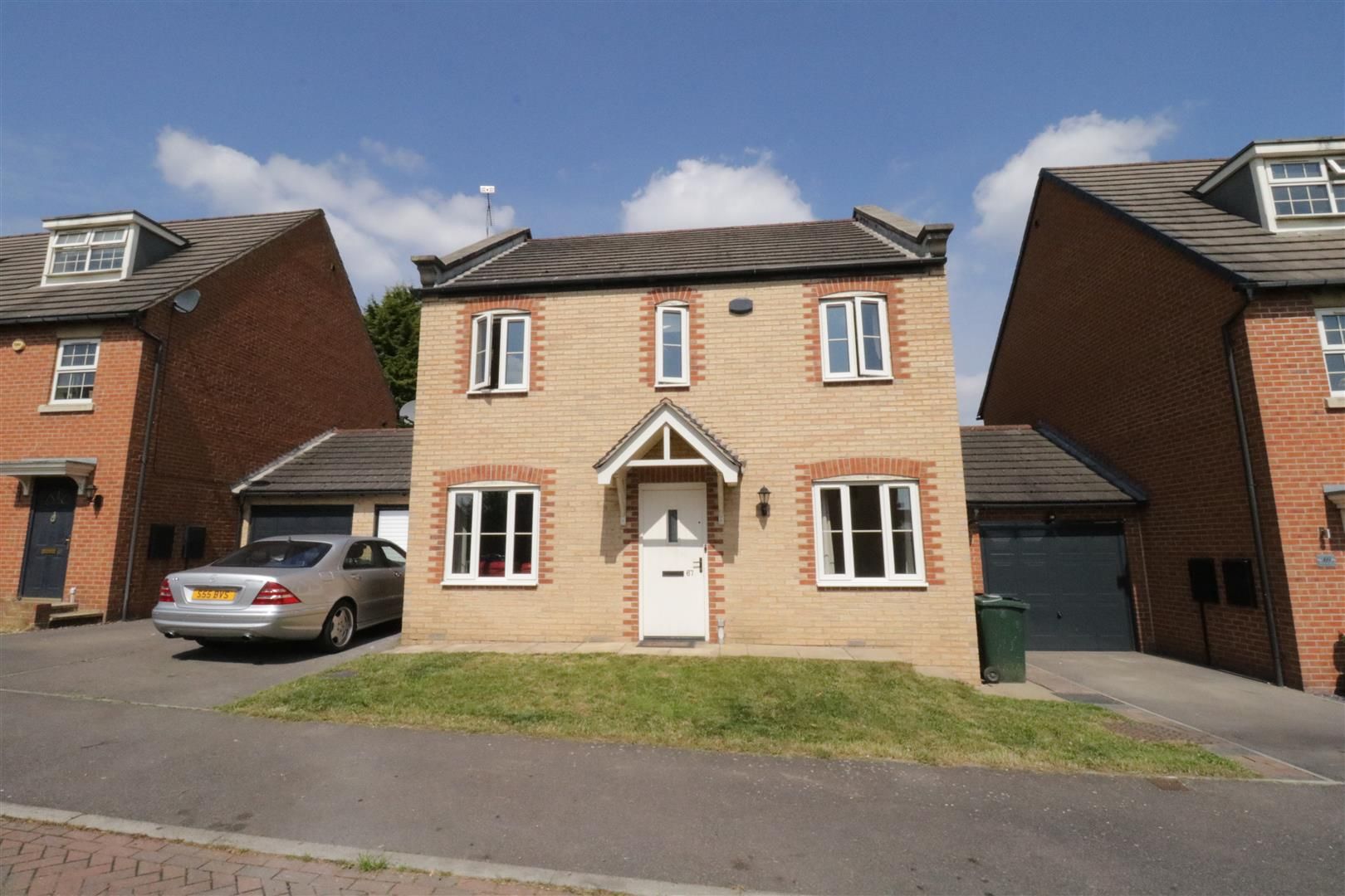 Hawthorne Drive, Bolton-Upon-Dearne, Rotherham S63  