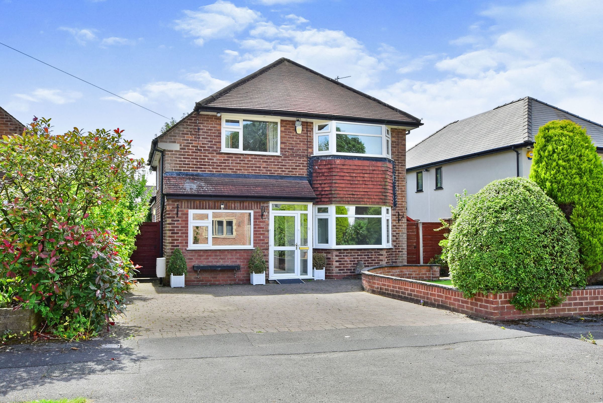 4 bed detached house for sale in Warburton Close, Hale Barns