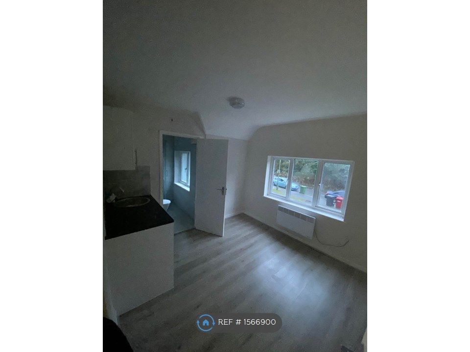 Studio to rent in Old Bath Road, Colnbrook, Slough SL3 Zoopla