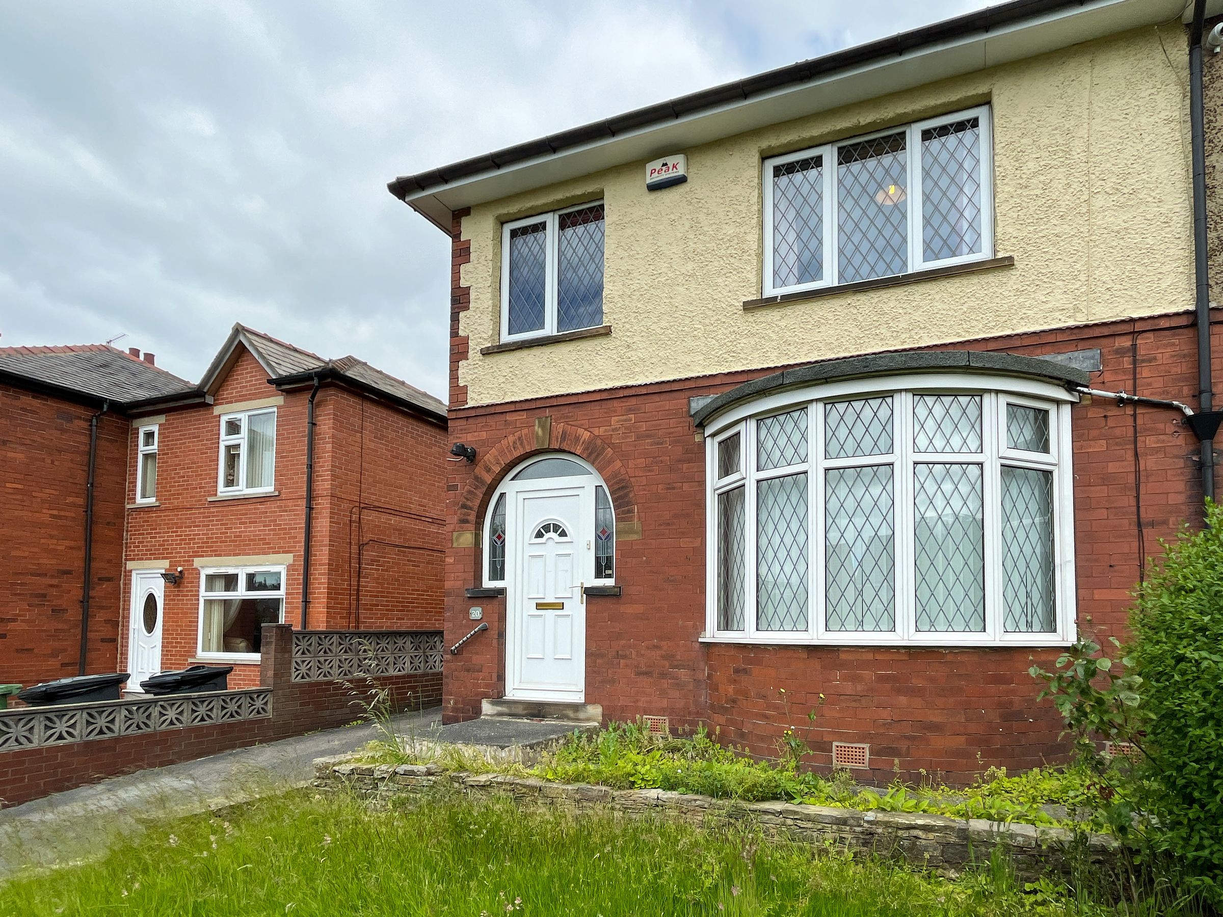 4 bed semidetached house to rent in New North Road, Heckmondwike, West
