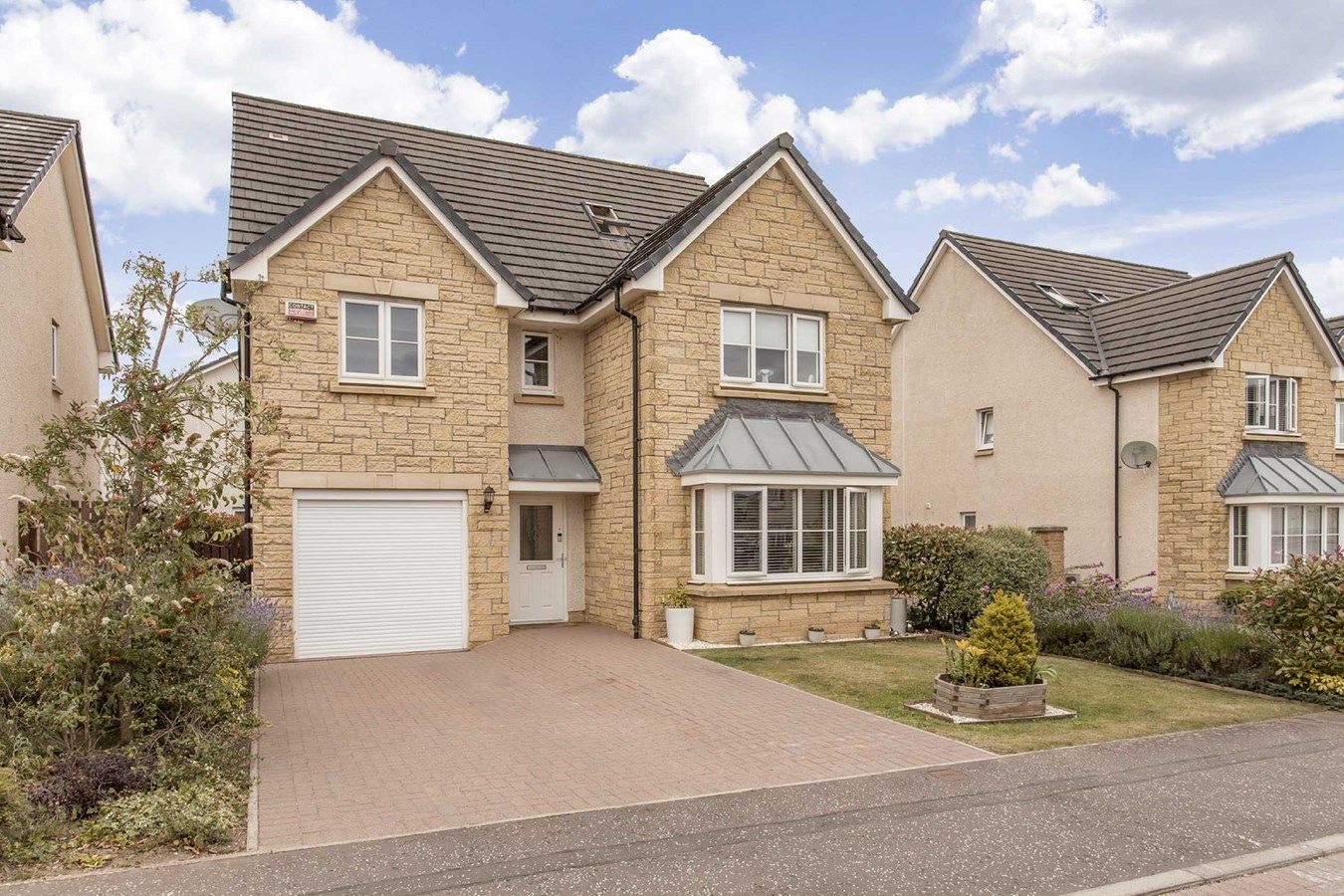 6 bed detached house for sale in South Chesters Medway, Bonnyrigg EH19