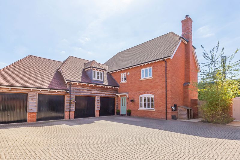 5 bed detached house for sale in Stevenson Close, East Hanney, Wantage