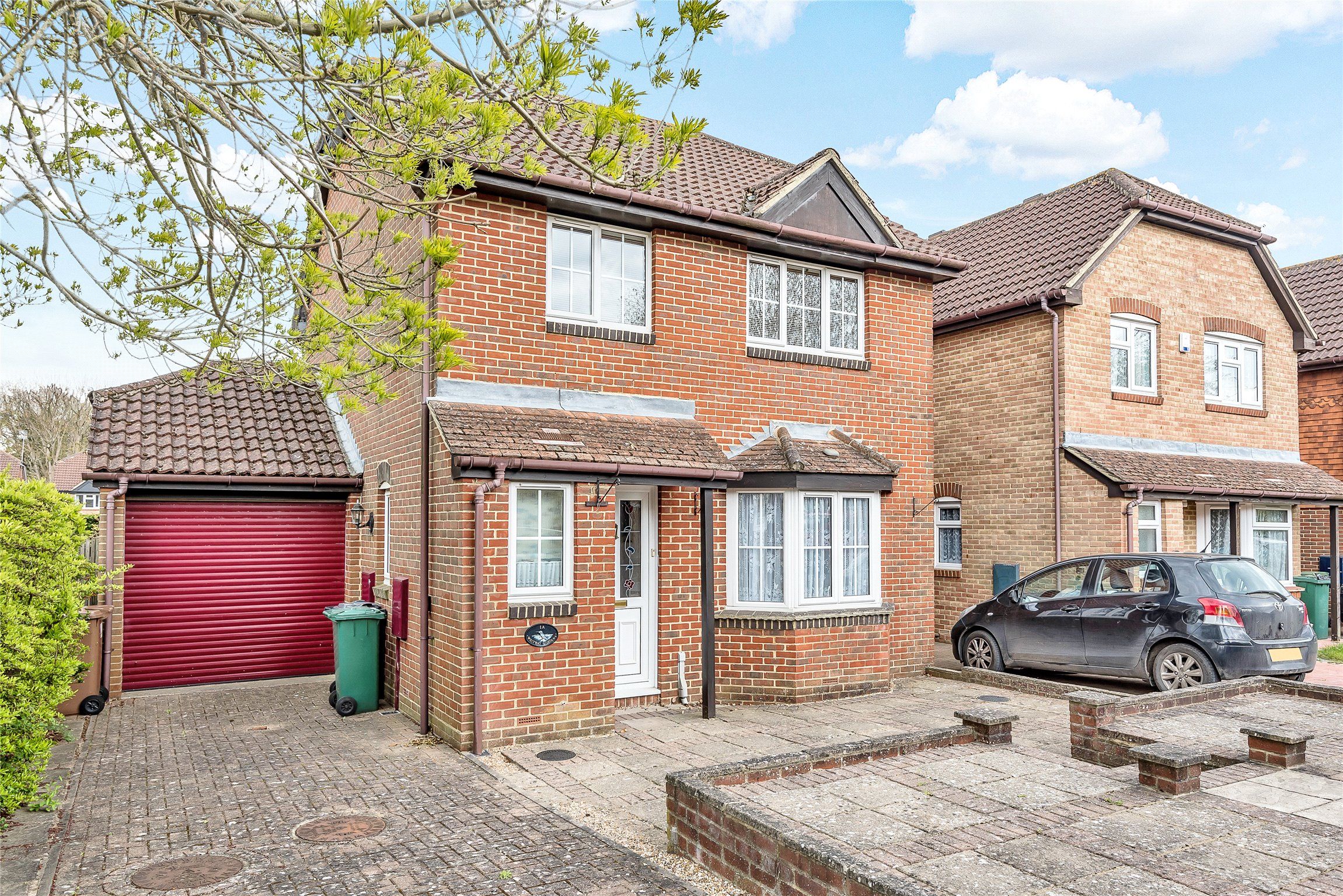 3 bed linkdetached house for sale in Westway Gardens, Redhill RH1 Zoopla