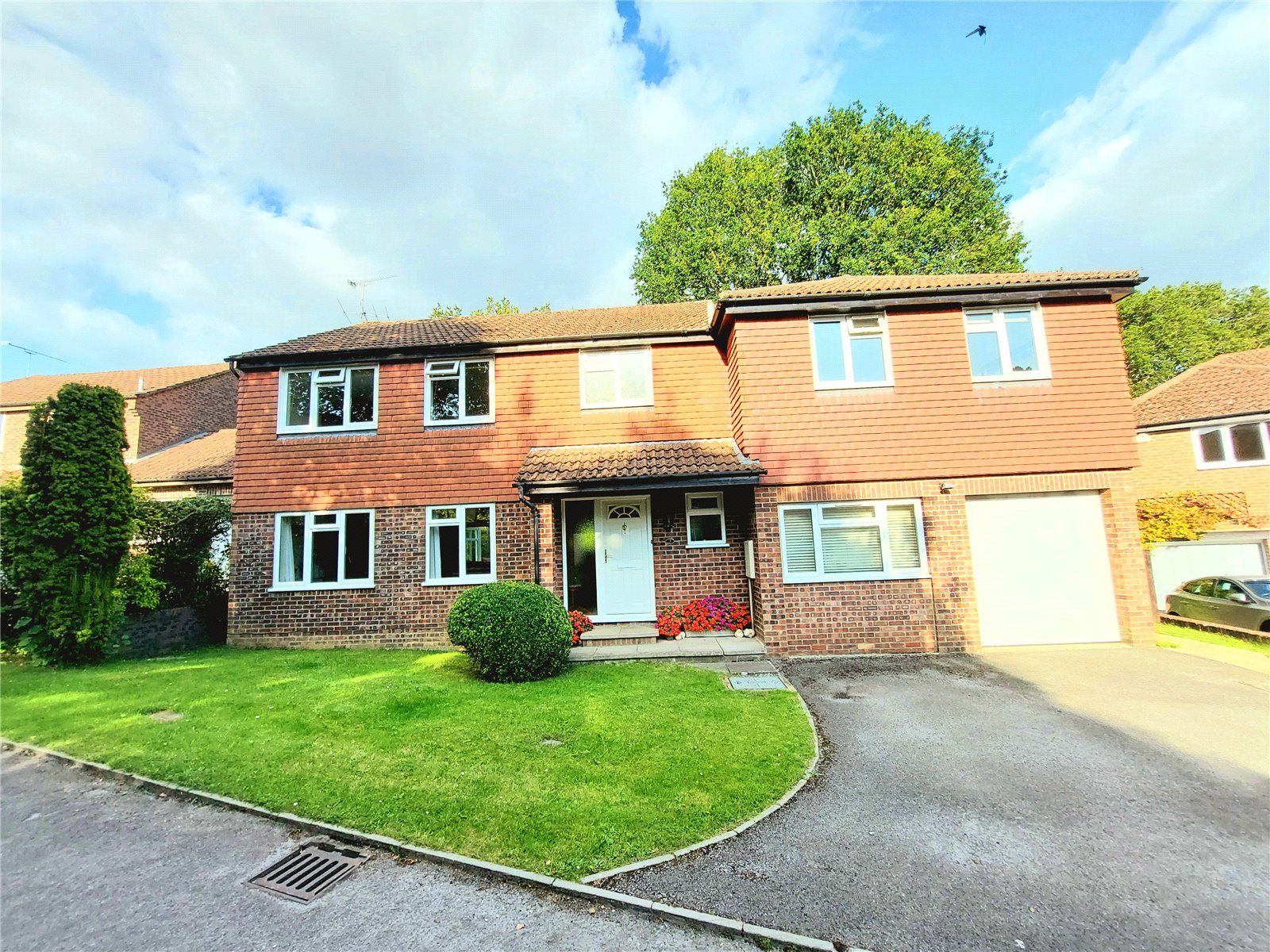 Oak Trees, Wings Road, Farnham, Surrey GU9  