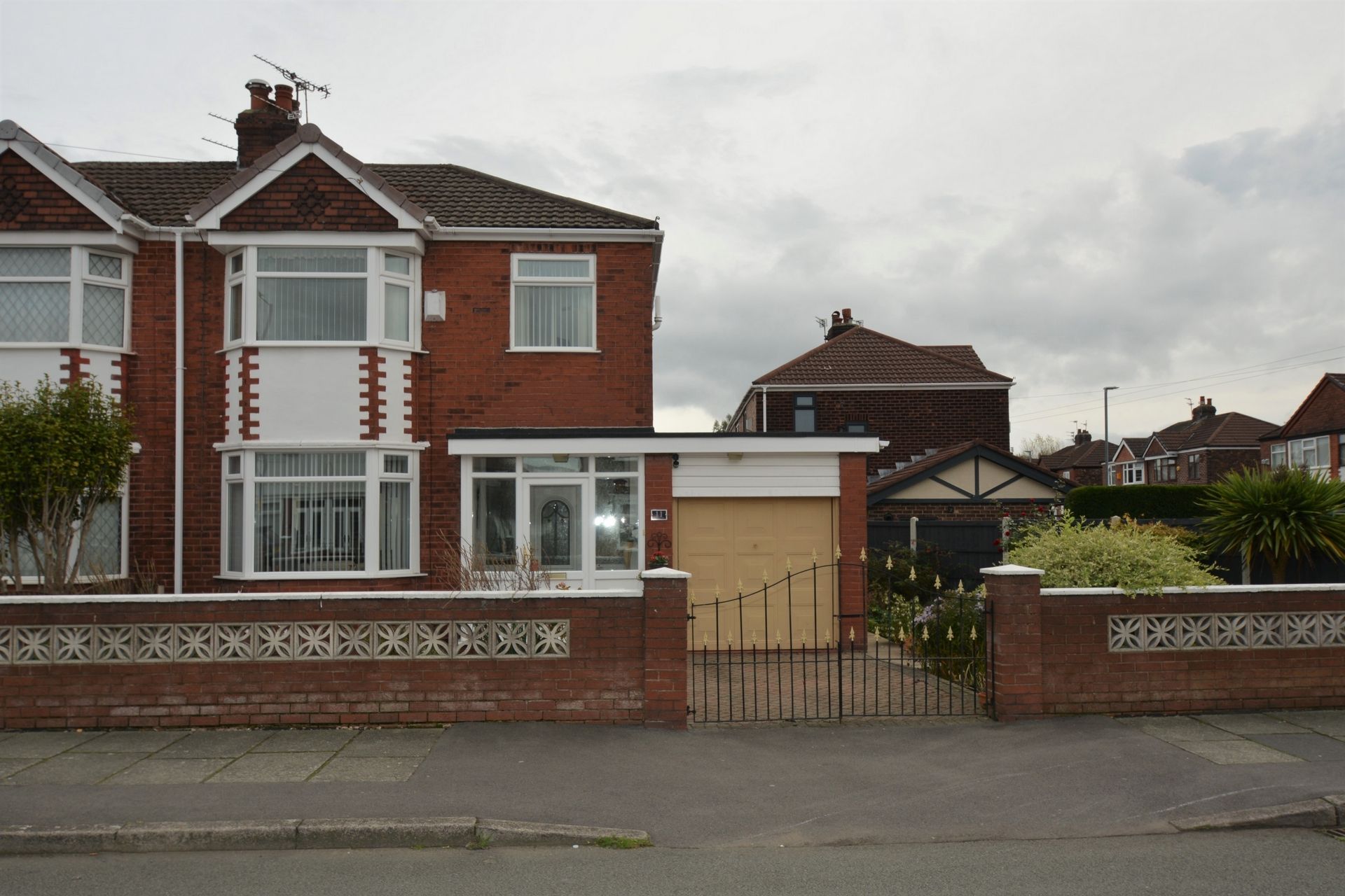 3 bed semidetached house for sale in Buxton Lane, Droylsden M43 Zoopla