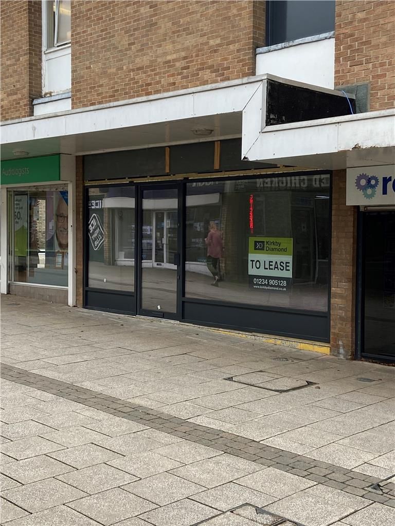 Retail premises to let in 18 Riverside Walk, Thetford, Norfolk IP24