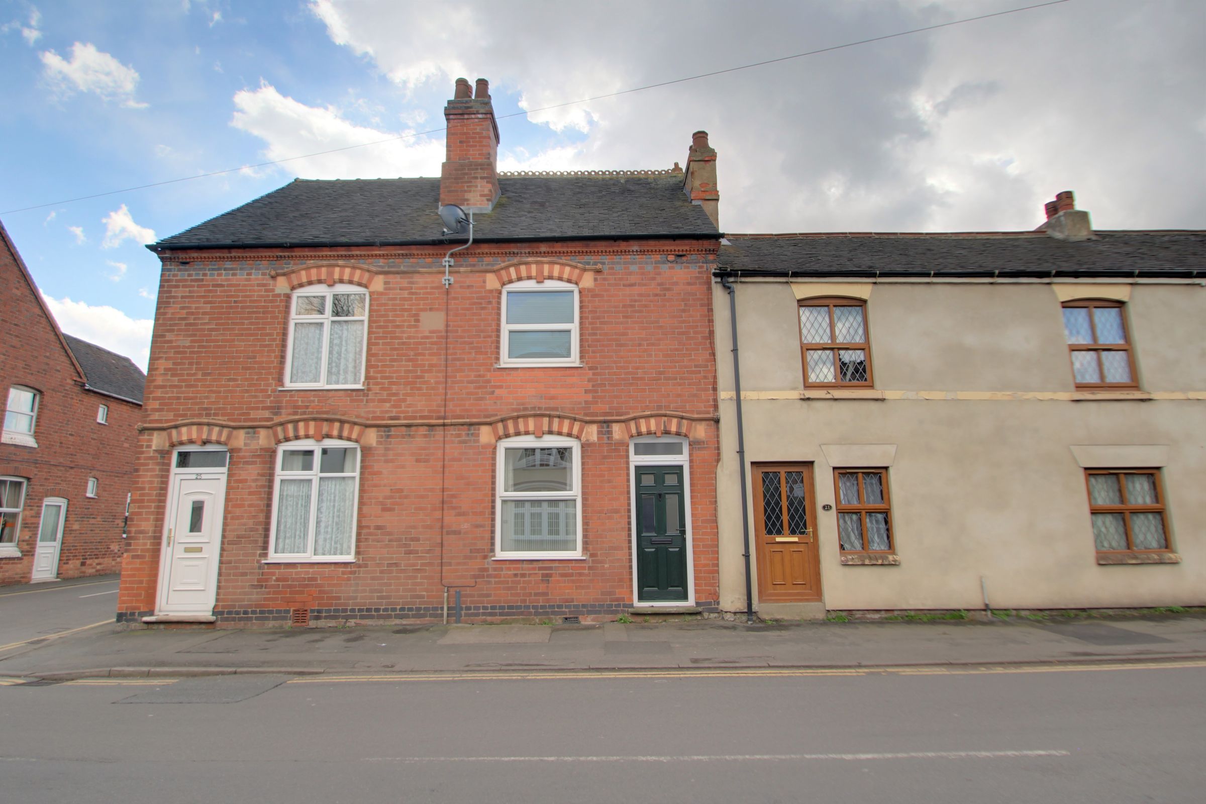 2 bed terraced house to rent in Bosworth Road, Measham, Swadlincote