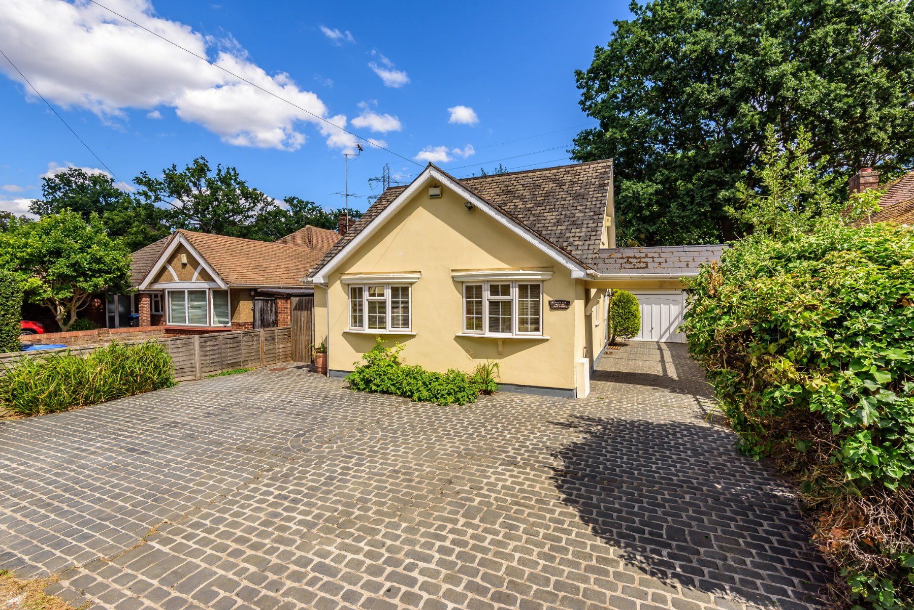 4 bed detached house for sale in Common Lane, New Haw, Addlestone KT15