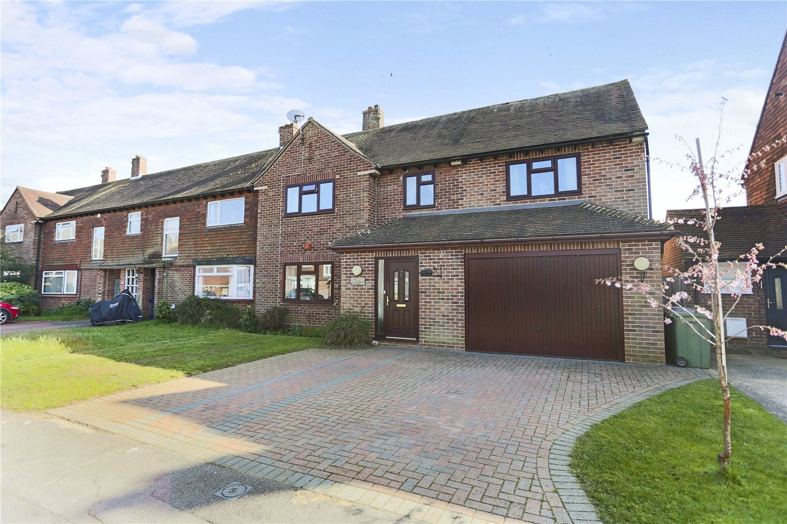 4 bed semidetached house for sale in Yew Tree Drive, Guildford, Surrey