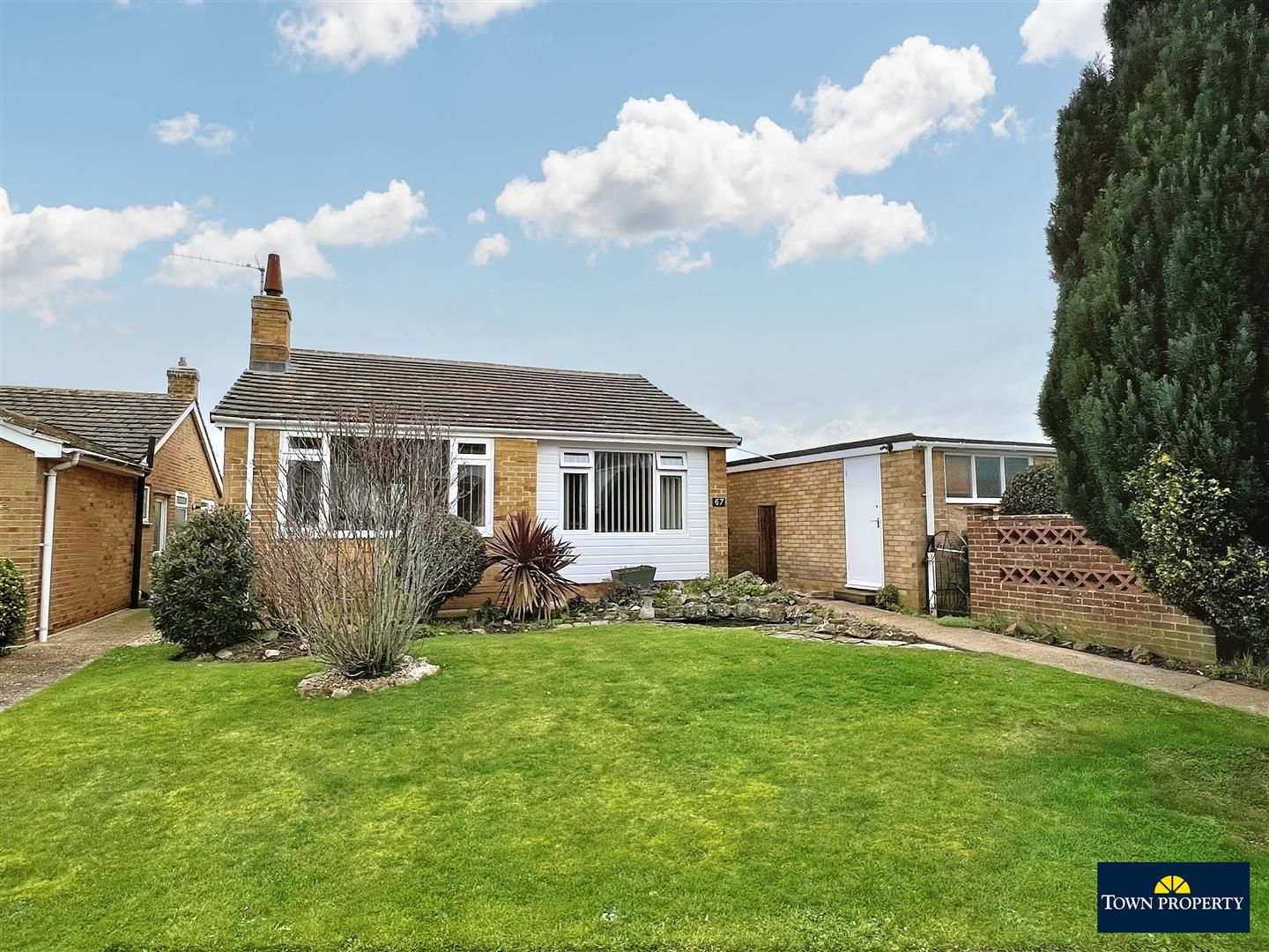 2 bed detached bungalow for sale in Castle View Gardens, Westham