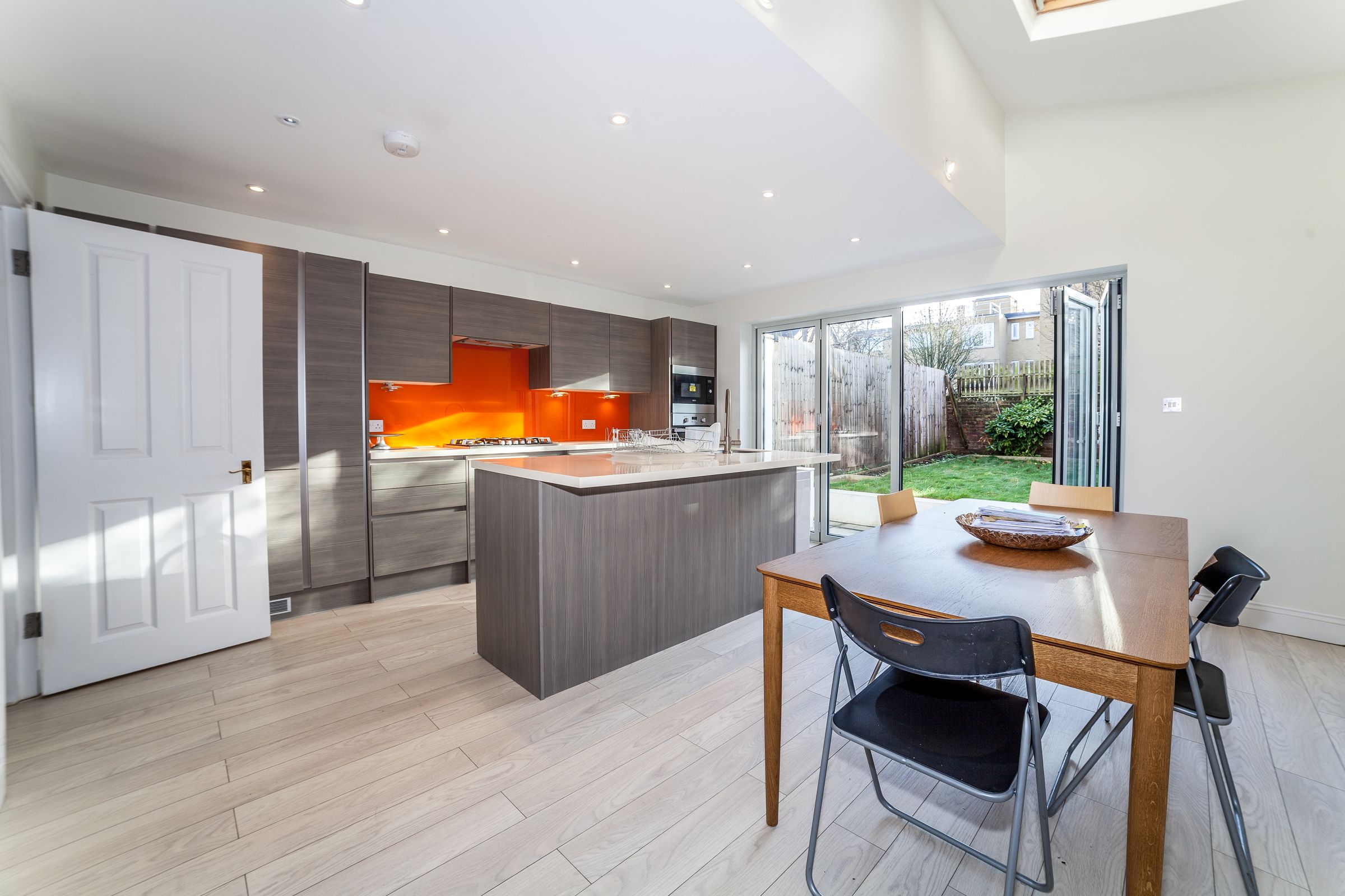 Sarsfeld Road, Balham, London SW12  