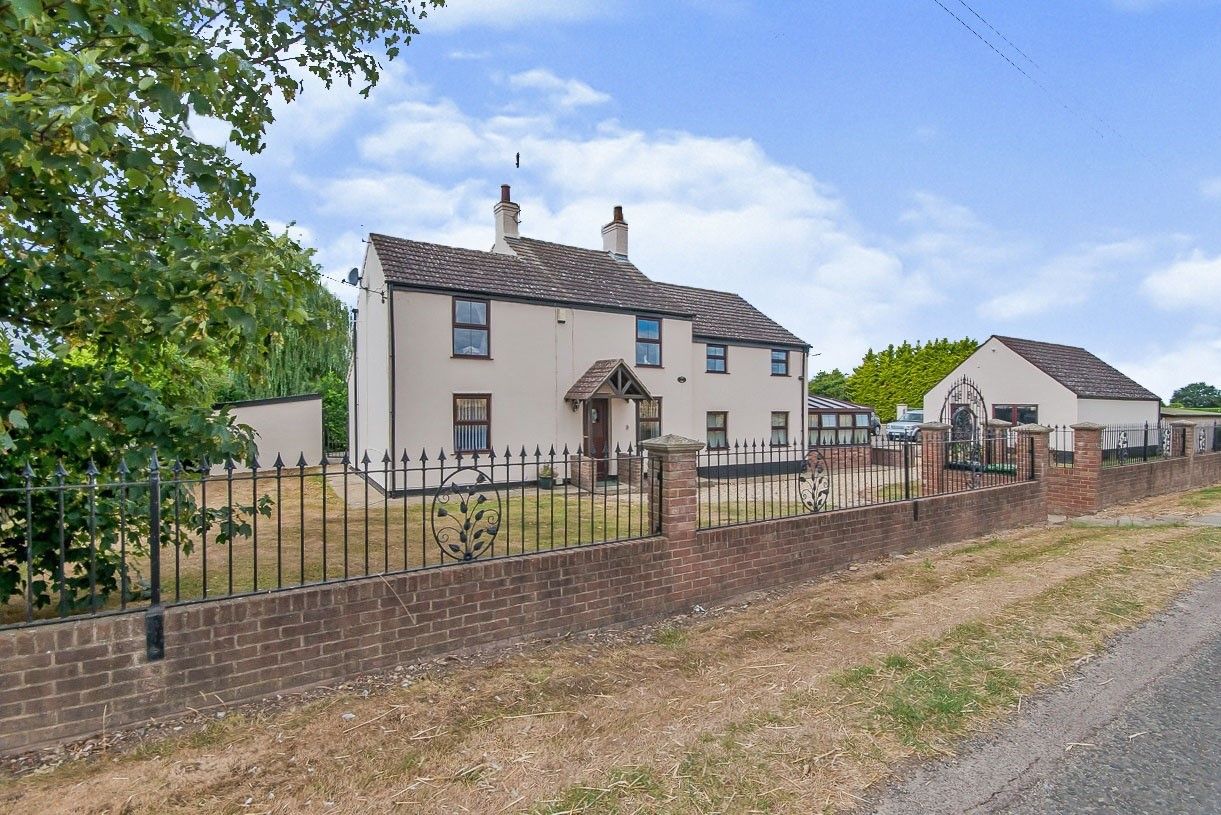 4 bed detached house for sale in Mill Road, Walpole Highway, Wisbech
