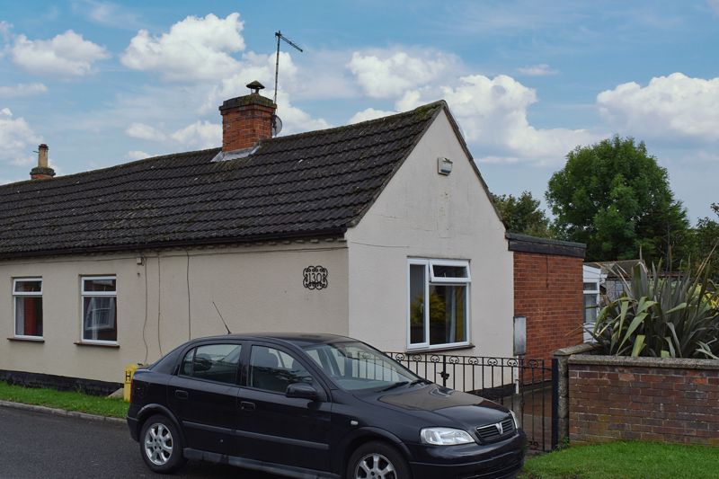 3 bed semidetached bungalow for sale in Main Street, Claypole, Newark