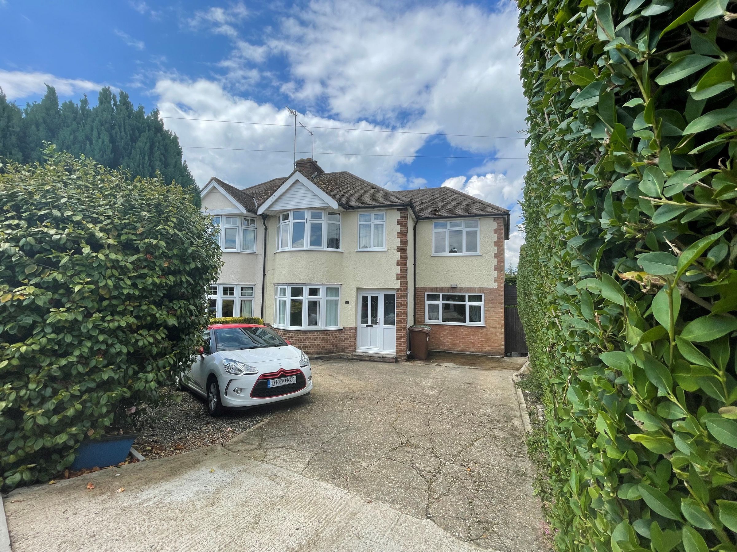 4 bed semidetached house for sale in Cambridge Drive, Potters Bar EN6