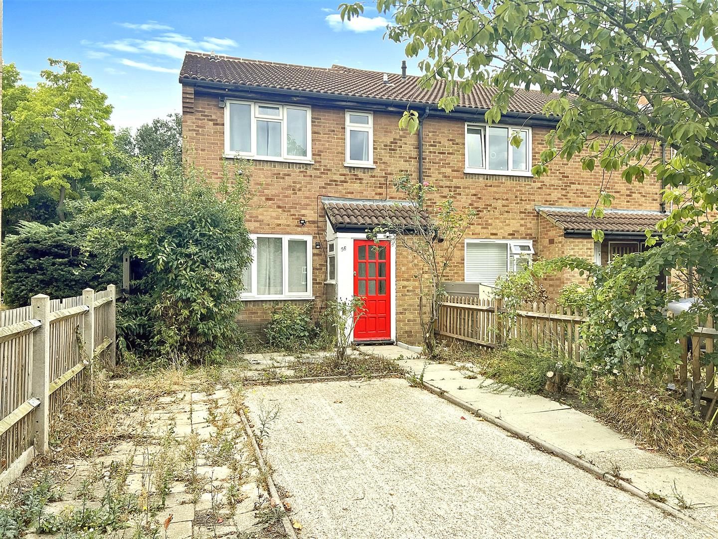 2 bed end terrace house for sale in Hogarth Crescent, Colliers Wood