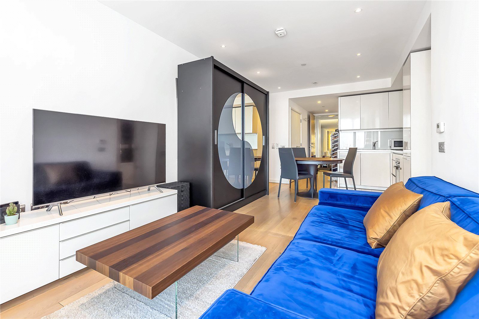 Strata Building, 8 Walworth Road, London SE1  