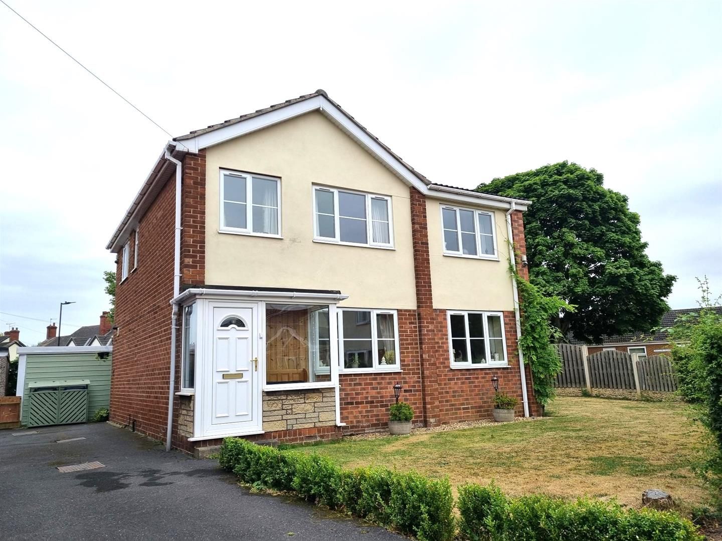 4 bed detached house for sale in Dalecroft Road, Carcroft, Doncaster