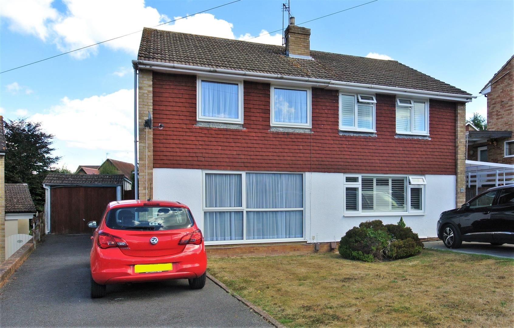 3 bed semidetached house for sale in Howards Lane, Addlestone KT15