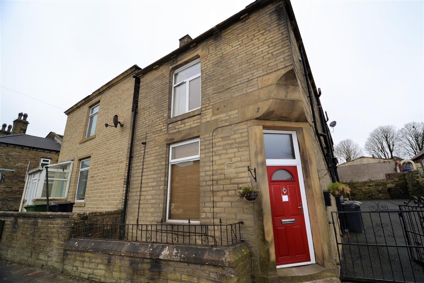 2 bed end terrace house to rent in Ford, Queensbury, Bradford BD13 Zoopla