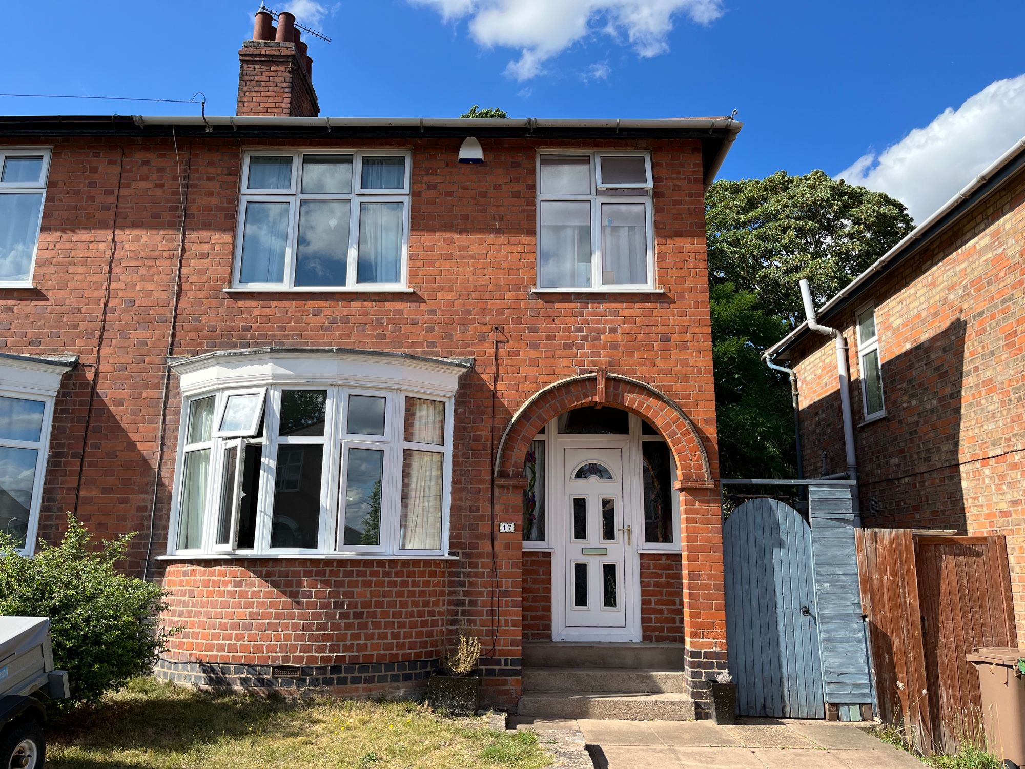 3 bed semidetached house for sale in Holt Road, Birstall, Leicester