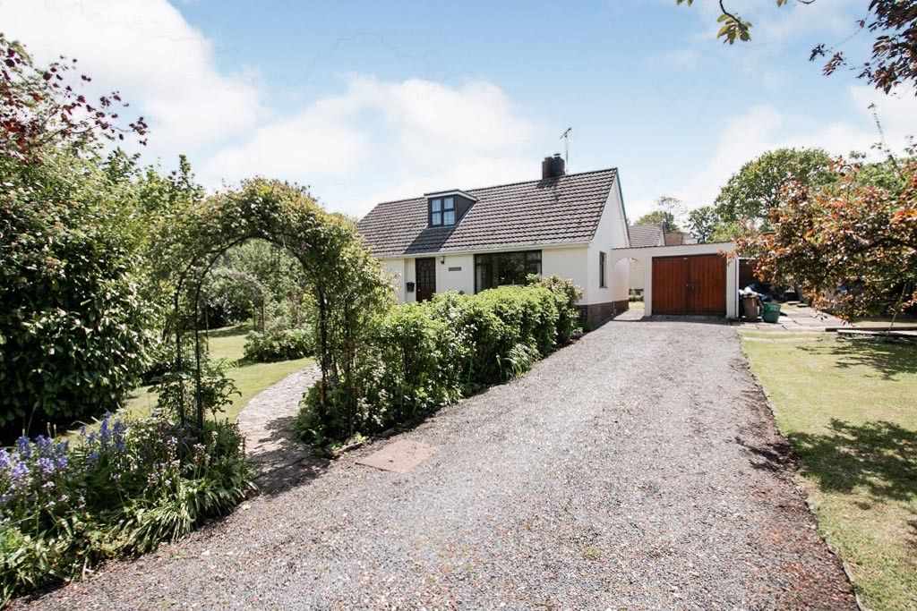 2 bed detached bungalow for sale in Camel Green Road, Alderholt