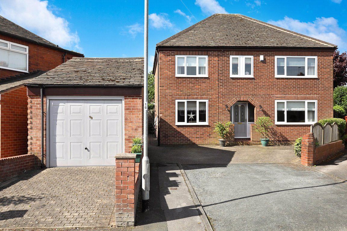 4 bed detached house for sale in Stannard Well Lane, Horbury, Wakefield