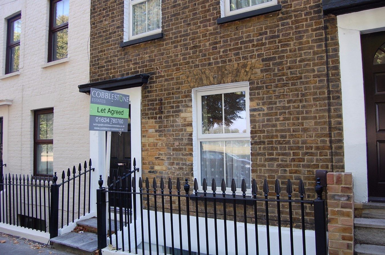 5 bed terraced house to rent in Marlborough Road, Gillingham ME7 Zoopla